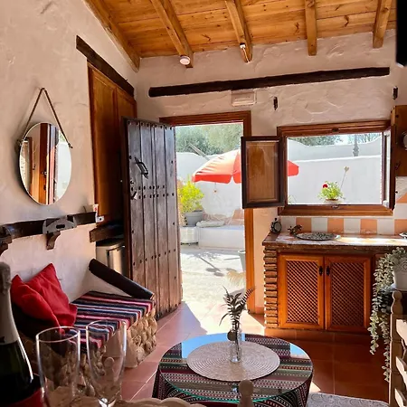 Cuevas De La Paz - Cave House Holidays *